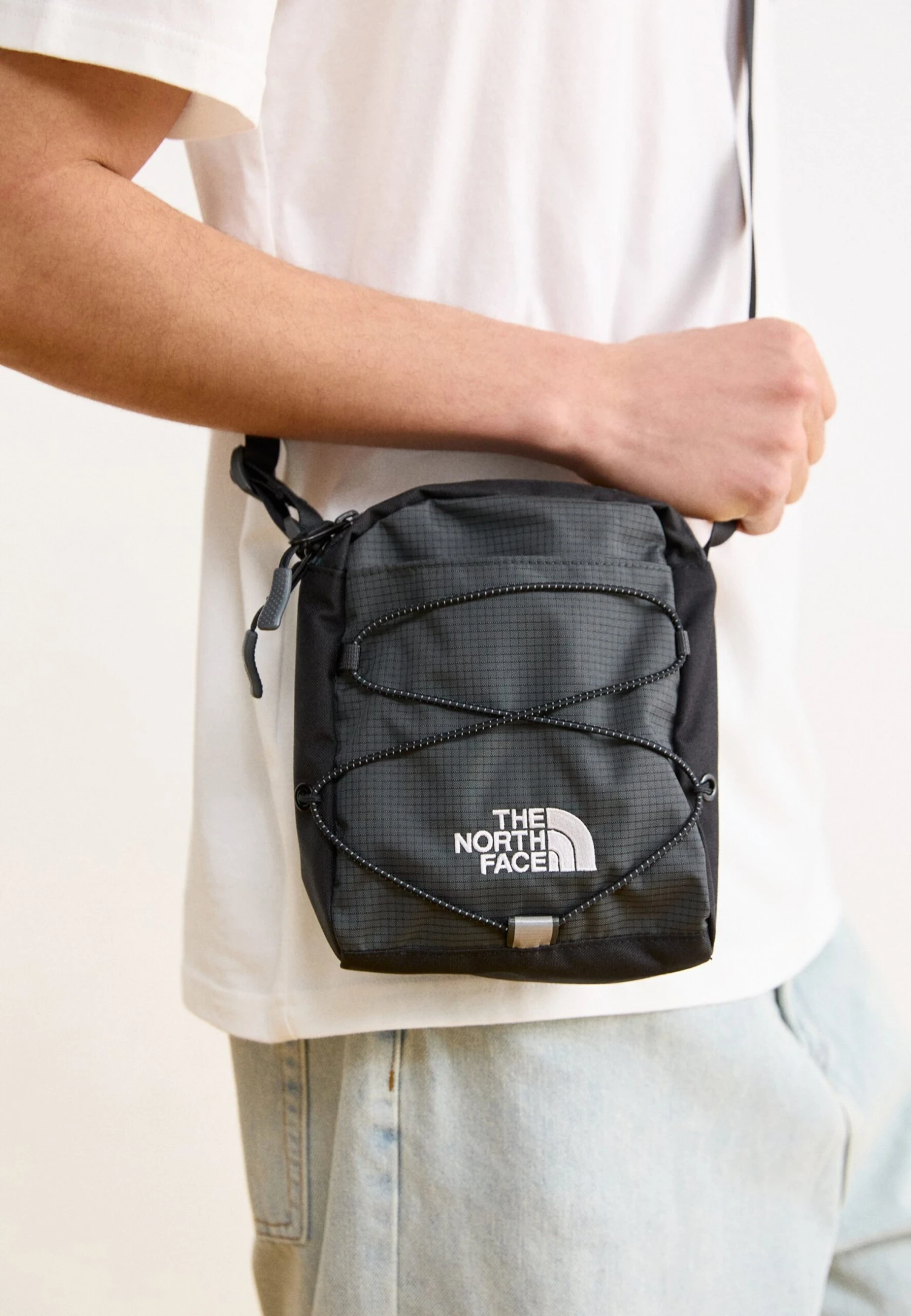 The North Face JESTER CROSSBODY UNISEX - Cross Body Bag - Bark Mist-tnf Black 11 The North Face JESTER CROSSBODY UNISEX - Cross Body Bag - Bark Mist-tnf Black - Image 9