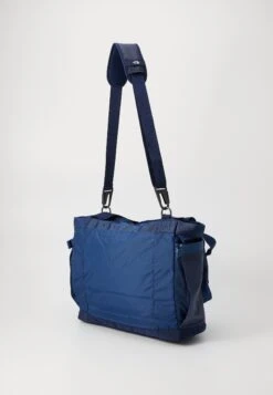 The North Face BASE CAMP VOYAGER TOTE UNISEX - Tote Bag - Shady Blue/summit Navy 12 The North Face BASE CAMP VOYAGER TOTE UNISEX - Tote Bag - Shady Blue/summit Navy -The North Face 1082462c82c34a099213330198873c0f
