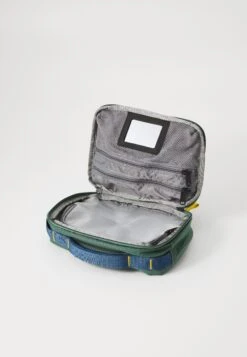 The North Face BASE CAMP VOYAGER DOPP KIT UNISEX - Wash Bag - Duck Green/shady Blue 15 The North Face BASE CAMP VOYAGER DOPP KIT UNISEX - Wash Bag - Duck Green/shady Blue -The North Face 12726c542c754155a3baf296efc0448e