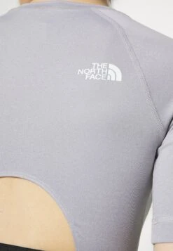 The North Face Crop Long Sleeve Tee - Sports T-Shirt - Light Grey Heather 13 The North Face Crop Long Sleeve Tee - Sports T-Shirt - Light Grey Heather -The North Face 1c59196eb9a2400abe5395c1f51dbcc7