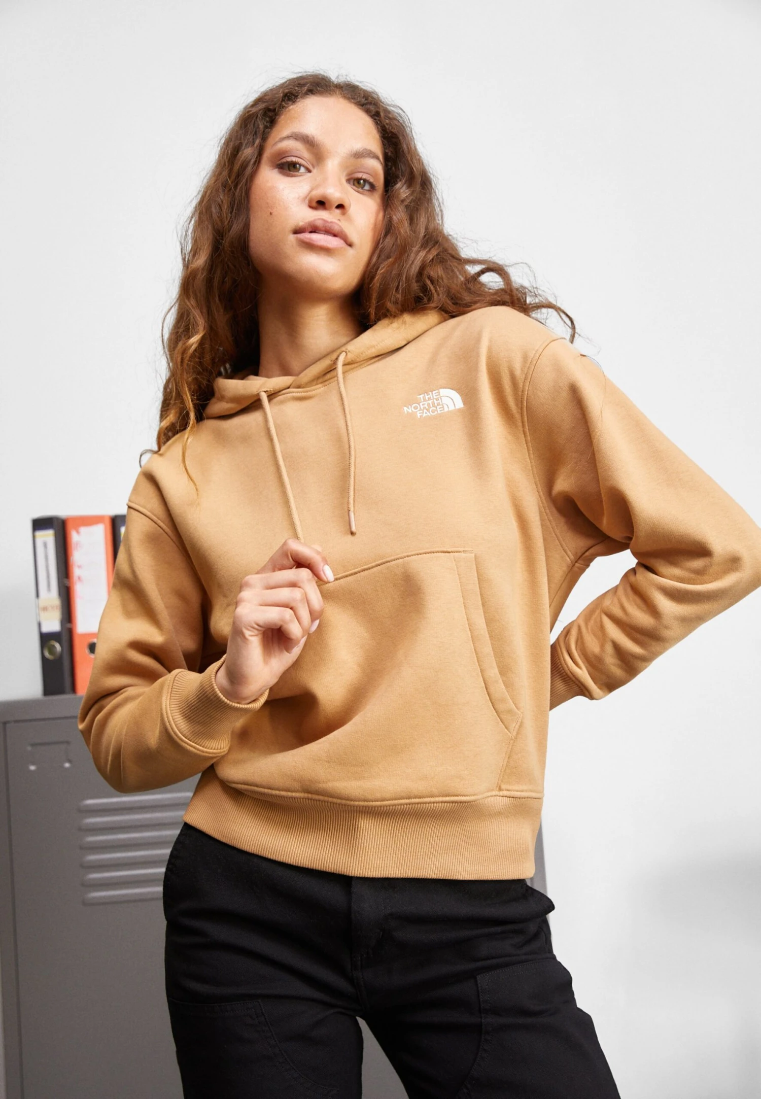 The North Face Essential Hoodie - Sweatshirt - Almond Butter 3 The North Face Essential Hoodie - Sweatshirt - Almond Butter