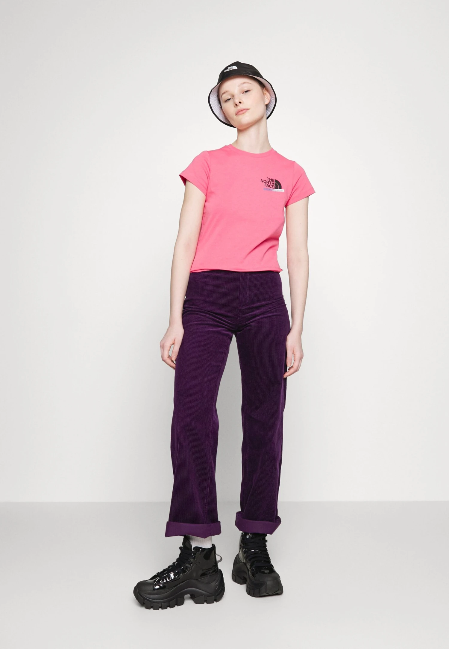 The North Face Graphic Fitted Tee - Print T-Shirt 7 The North Face Graphic Fitted Tee - Print T-Shirt - Image 5