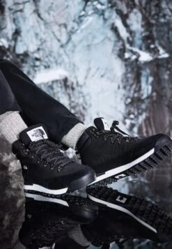 The North Face BACK TO BERKELEY IV WP - Lace-up Ankle Boots - White Dune White Dune -The North Face 2a1895991c524a28af563cac2eef9074