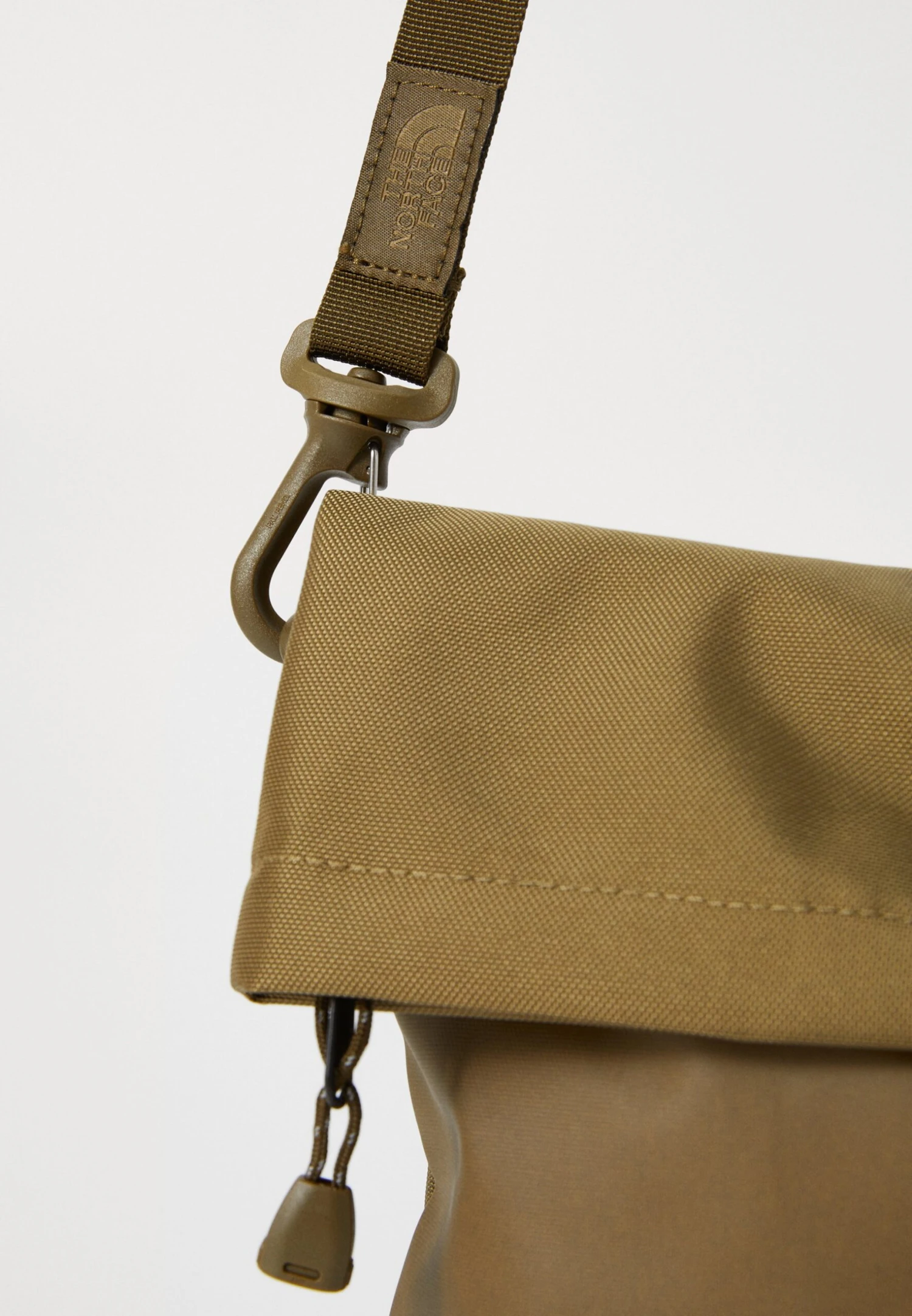 The North Face BASE CAMP SHOULDER BAG UNISEX - Cross Body Bag - Caraway Seed-sycamore 6 The North Face BASE CAMP SHOULDER BAG UNISEX - Cross Body Bag - Caraway Seed-sycamore - Image 4