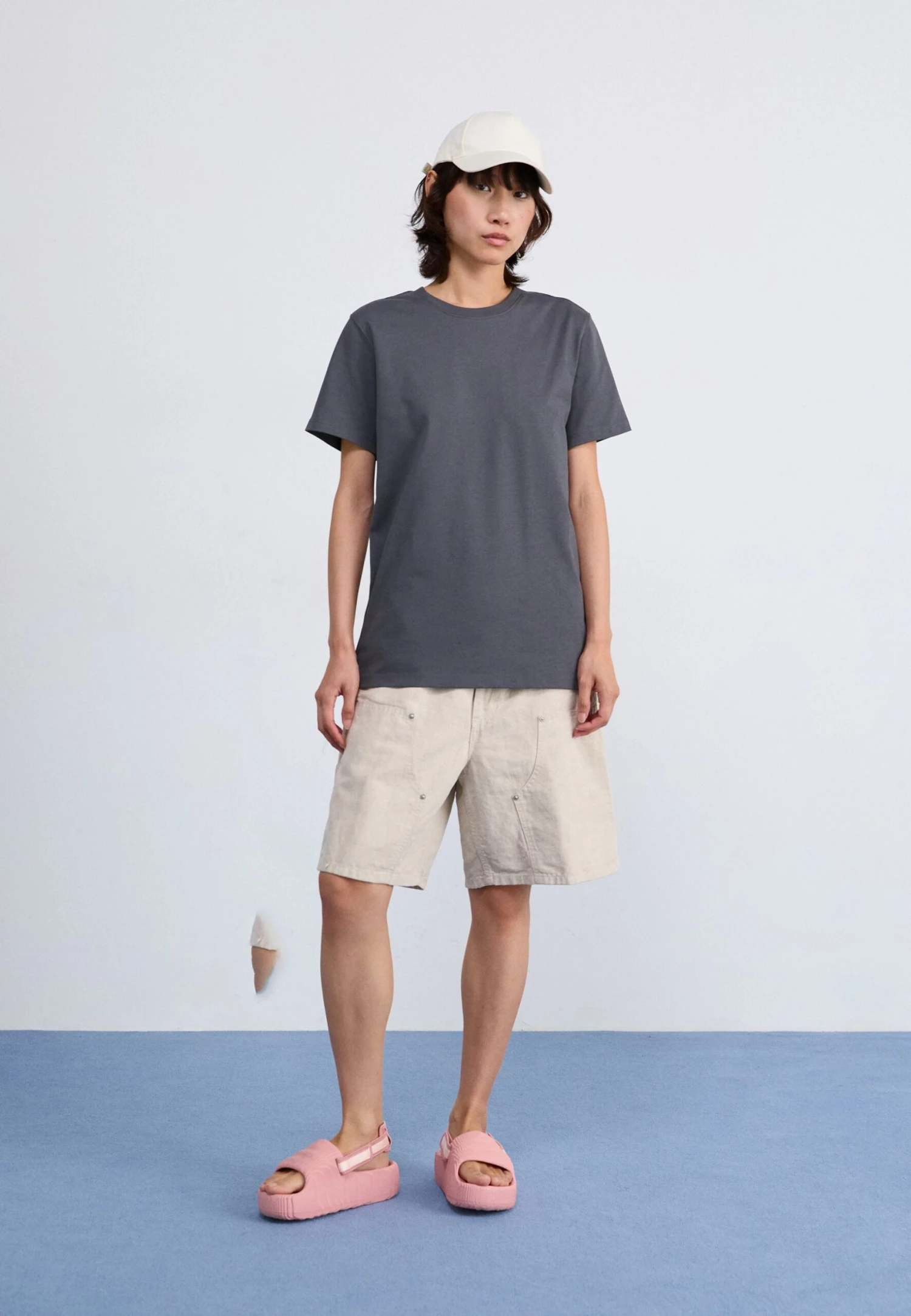 The North Face DOME RELAXED TEE - Basic T-shirt - Anthracite Grey 4 The North Face DOME RELAXED TEE - Basic T-shirt - Anthracite Grey - Image 2