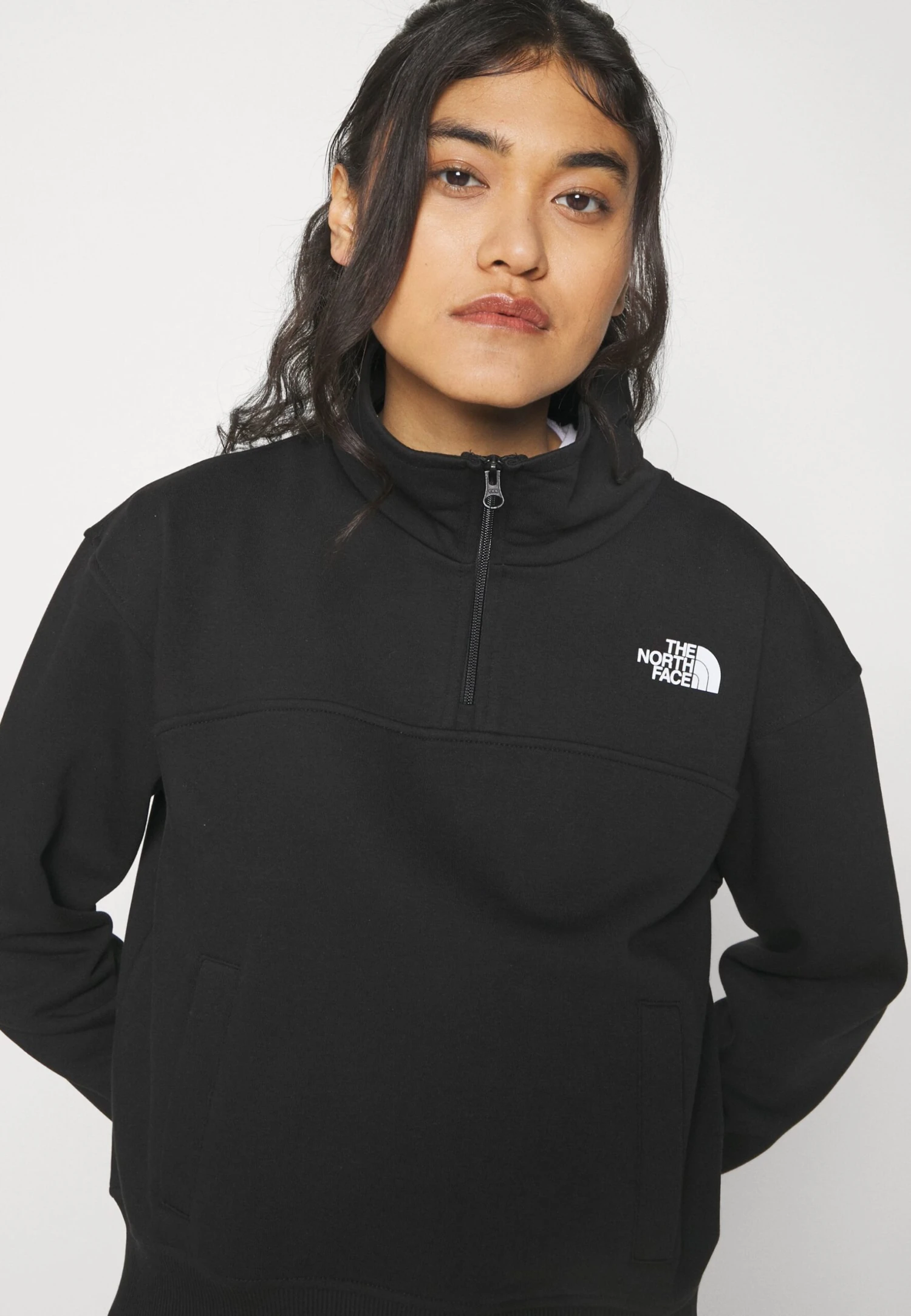 The North Face Essential Crew - Sweatshirt - Black 8 The North Face Essential Crew - Sweatshirt - Black - Image 6