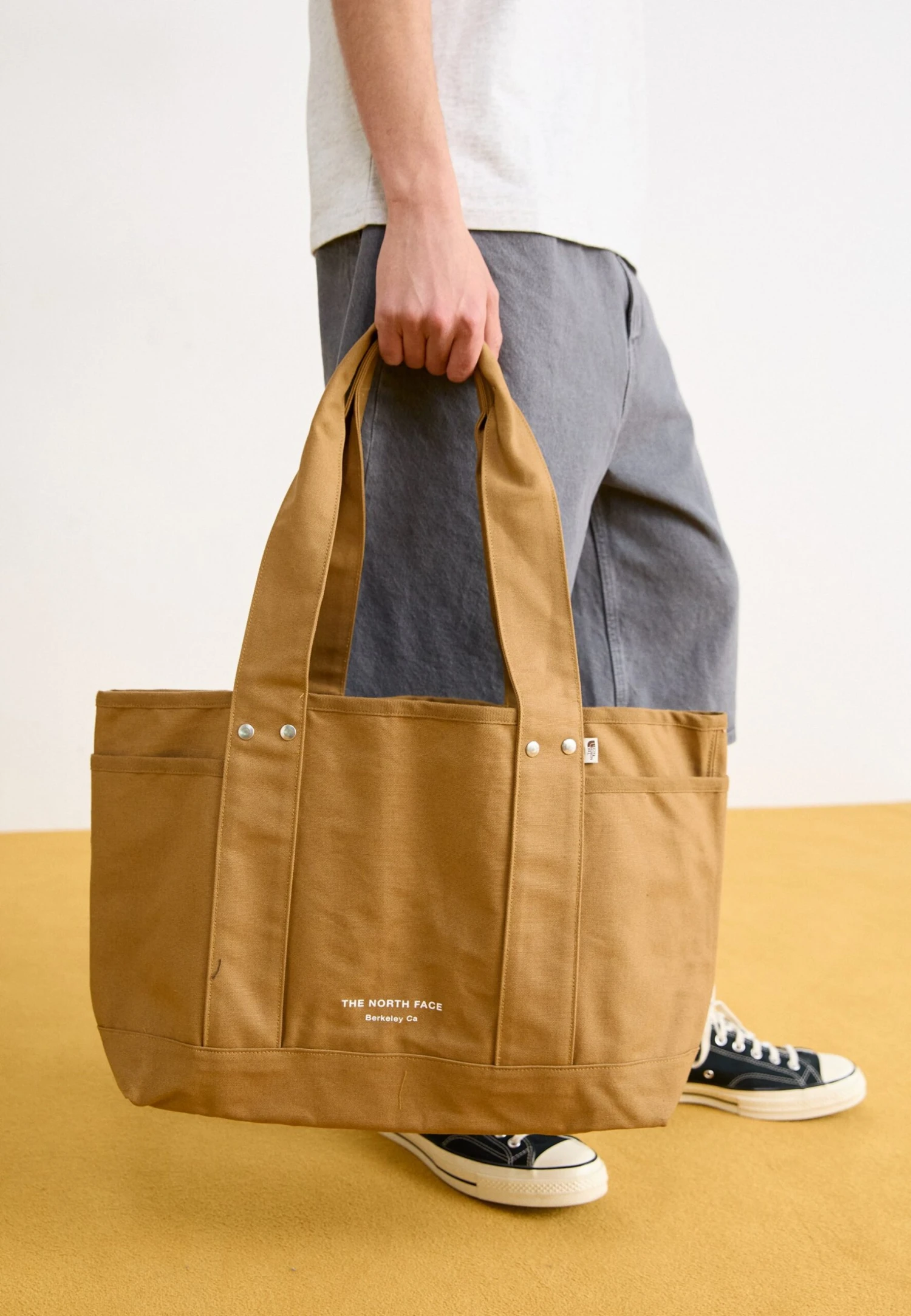 The North Face UNISEX - Tote Bag - Utility Brown 4 The North Face UNISEX - Tote Bag - Utility Brown - Image 2