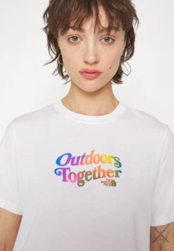 The North Face W S/S Pride Tee - Print T-Shirt - Tnf White-Ombre Graphic -The North Face 3b19e193fa2446f98a84ce03c3daf248