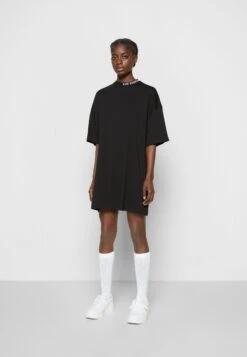 The North Face Zumu Tee Dress - Jersey Dress - Black -The North Face 3c24160be04d4353b11cf8d2f8243f6d