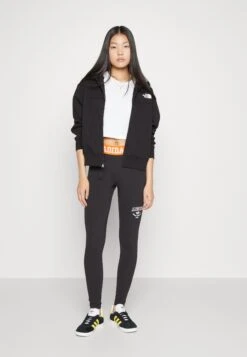 The North Face Essential Hoodie - Zip-Up Sweatshirt - Black 14 The North Face Essential Hoodie - Zip-Up Sweatshirt - Black -The North Face 3d92672fe1fc4716bdf299d4939a7298