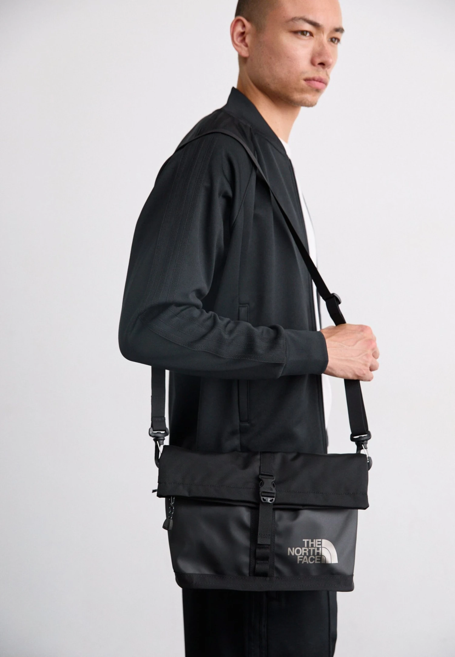 The North Face BASE CAMP SHOULDER BAG UNISEX - Cross Body Bag - Black/asphalt Grey/smoked Pearl 4 The North Face BASE CAMP SHOULDER BAG UNISEX - Cross Body Bag - Black/asphalt Grey/smoked Pearl - Image 2