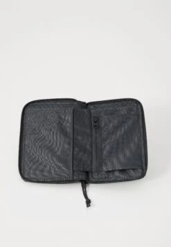 The North Face BASE CAMP VOYAGER WALLET - Wallet - Asphalt Grey/white -The North Face 439be48b55cf4696aaee8c3ec744a8d1
