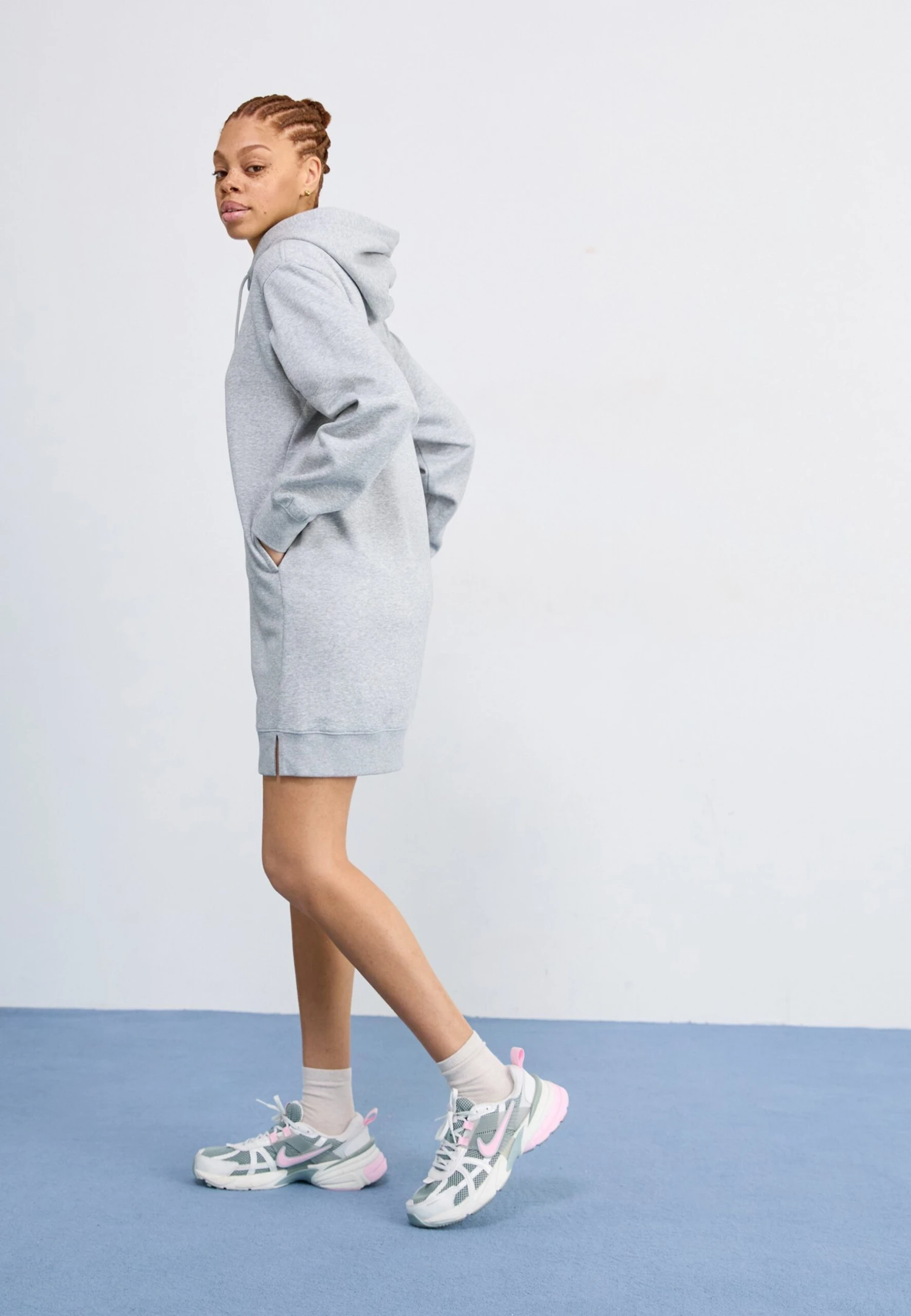 The North Face ESSENTIAL RELAXED HOODIE DRESS - Day Dress - Light Grey Heather 4 The North Face ESSENTIAL RELAXED HOODIE DRESS - Day Dress - Light Grey Heather - Image 2