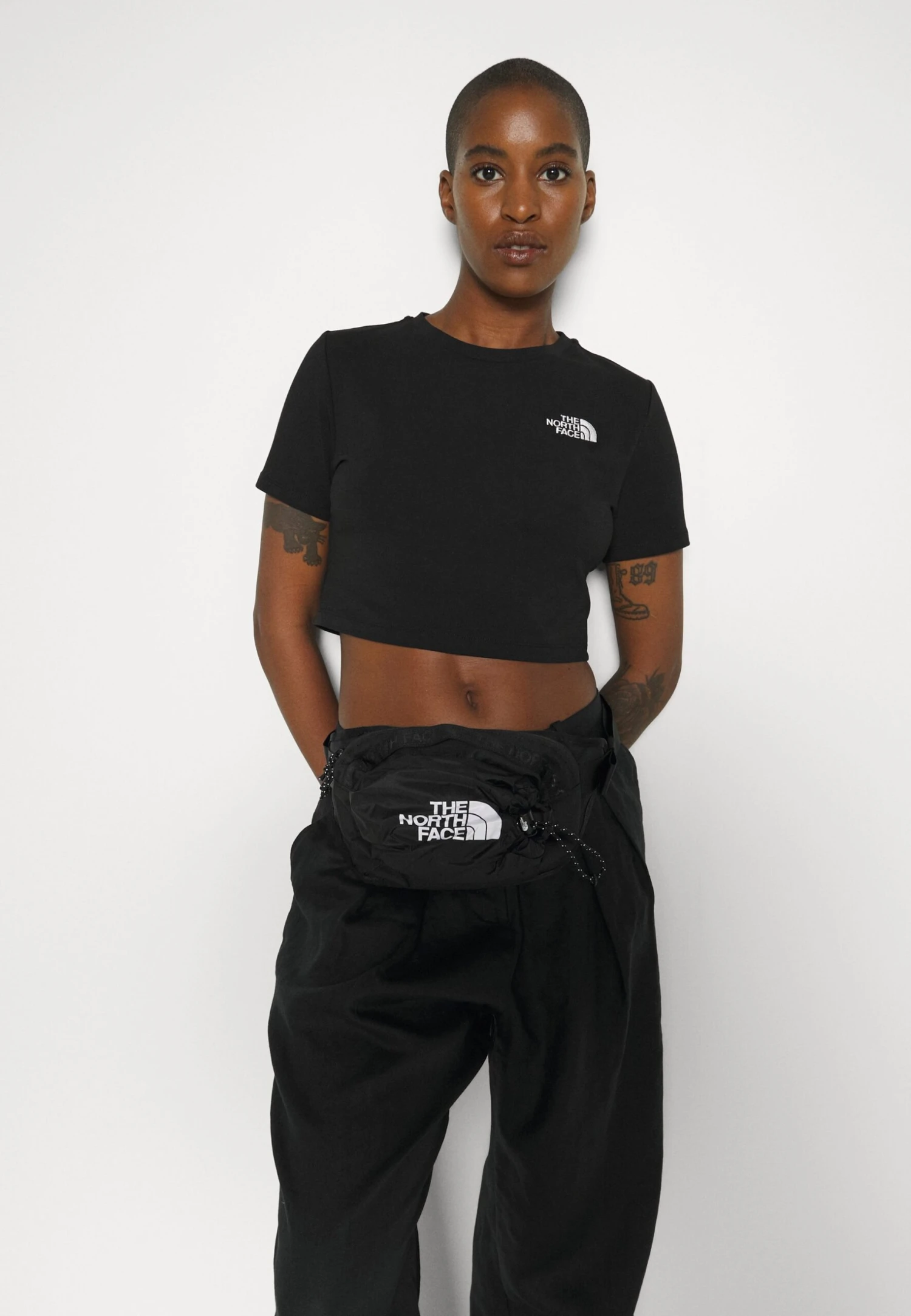 The North Face Crop Tee - Basic T-Shirt - Black 9 The North Face Crop Tee - Basic T-Shirt - Black - Image 7