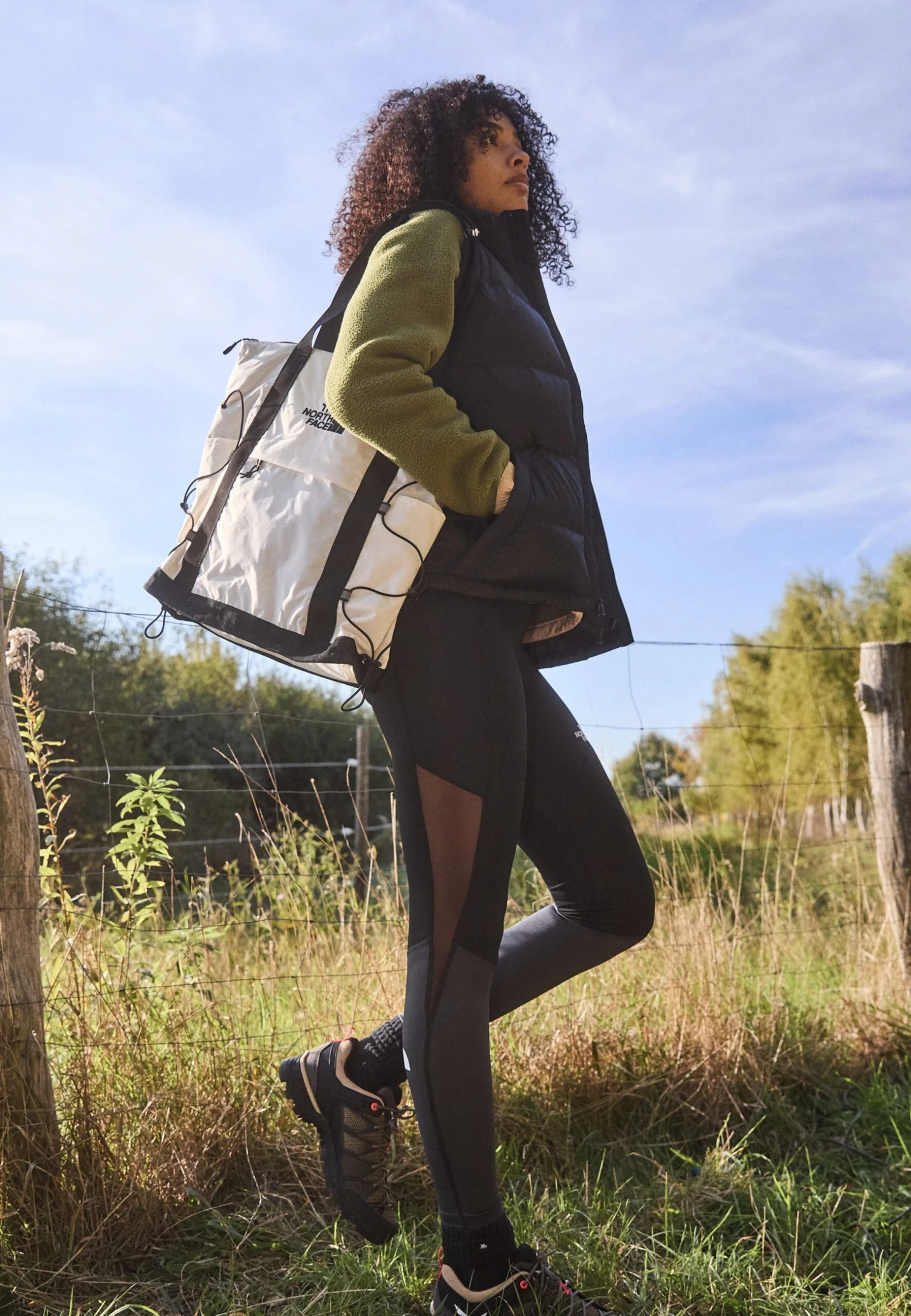 The North Face BOREALIS TOTE UNISEX - Tote Bag - Gardenia White-tnf Black-npf 5 The North Face BOREALIS TOTE UNISEX - Tote Bag - Gardenia White-tnf Black-npf - Image 3
