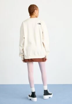 The North Face ESSENTIAL OVERSIZE CREW - Sweatshirt - White Dune -The North Face 5172de831fd74f61b069fa9743ed2c0d