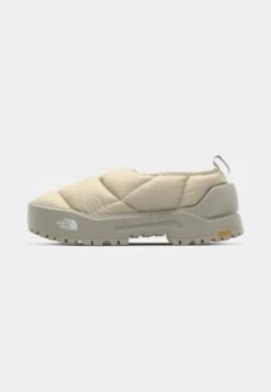 The North Face BASE CAMP THERMOBALL MULE UNISEX - Clogs - Tnf Black 18 The North Face BASE CAMP THERMOBALL MULE UNISEX - Clogs - Tnf Black -The North Face 57cb8620c4b049b4b5d2b7ec13af7987 2