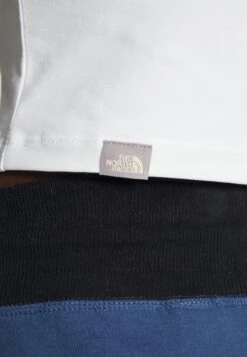 The North Face Crop Tank - Top 17 The North Face Crop Tank - Top -The North Face 5eb33e6f7c6f4905b867a8c296df9633