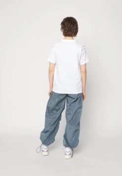 The North Face W S/S Pride Tee - Print T-Shirt - Tnf White-Ombre Graphic -The North Face 6403c71fe14d4bf2ad4bbebc322acdac