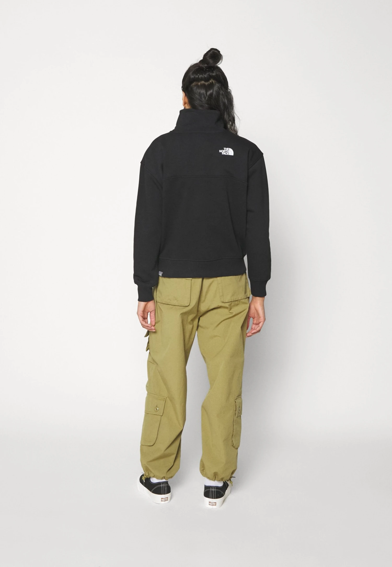 The North Face Essential Crew - Sweatshirt - Black 6 The North Face Essential Crew - Sweatshirt - Black - Image 4