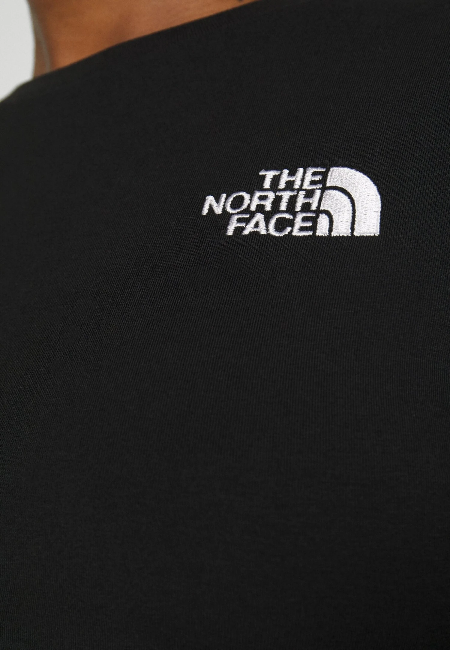 The North Face Crop Tee - Basic T-Shirt - Black 12 The North Face Crop Tee - Basic T-Shirt - Black - Image 10