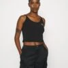 The North Face Crop Tank - Top - Black -The North Face 695bb44593034815b55fb3e34e9e1c5b