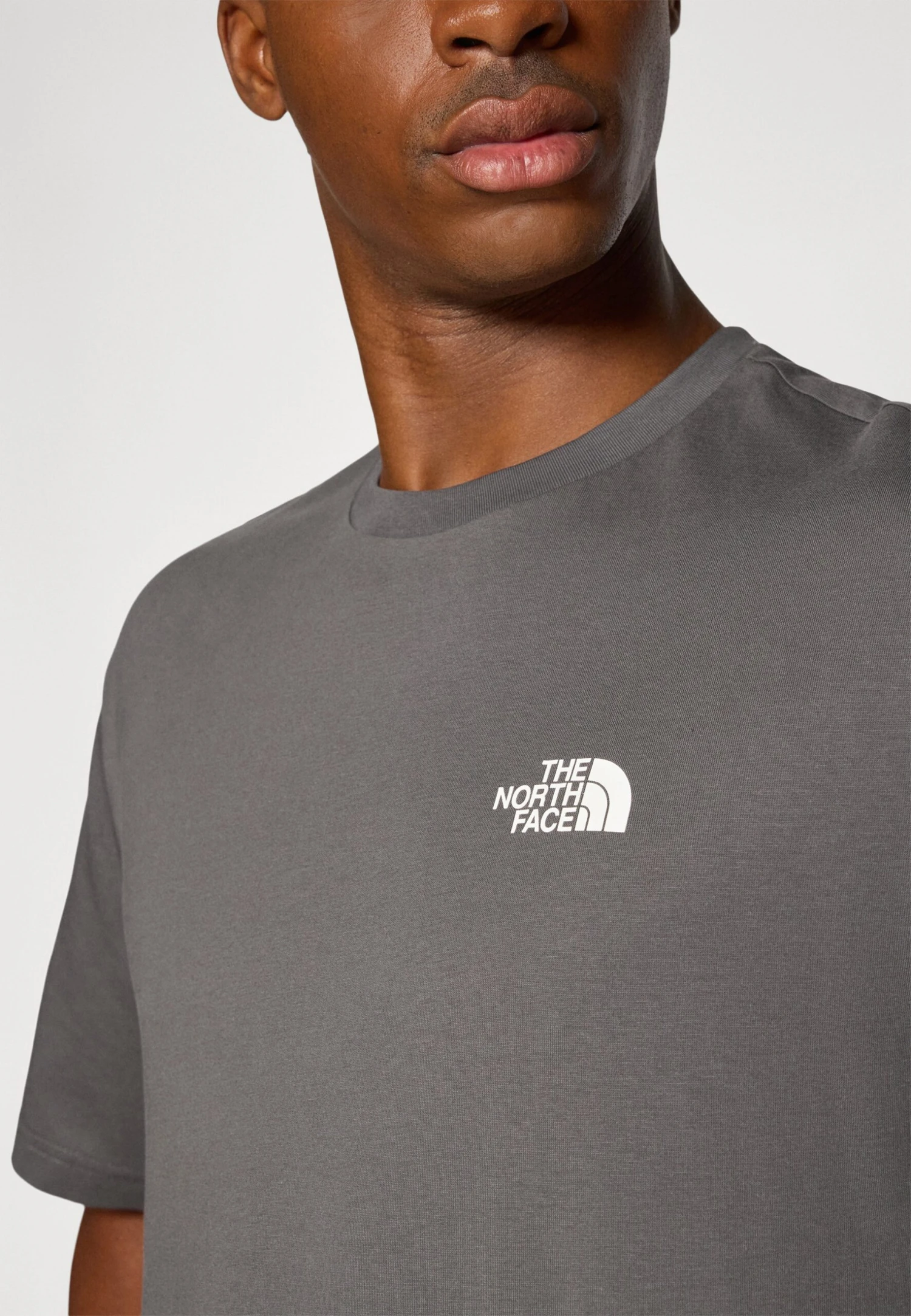 The North Face EXPLORE GEAR RELAXED TEE UNISEX - Print T-shirt - Anthracite Grey 8 The North Face EXPLORE GEAR RELAXED TEE UNISEX - Print T-shirt - Anthracite Grey - Image 6
