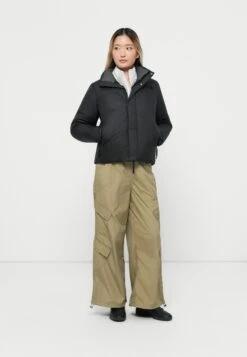 The North Face SIURANA JACKET - Winter Jacket - Black/anthracite Grey -The North Face 6f5713ae484e4149b0bb7c4a56536126