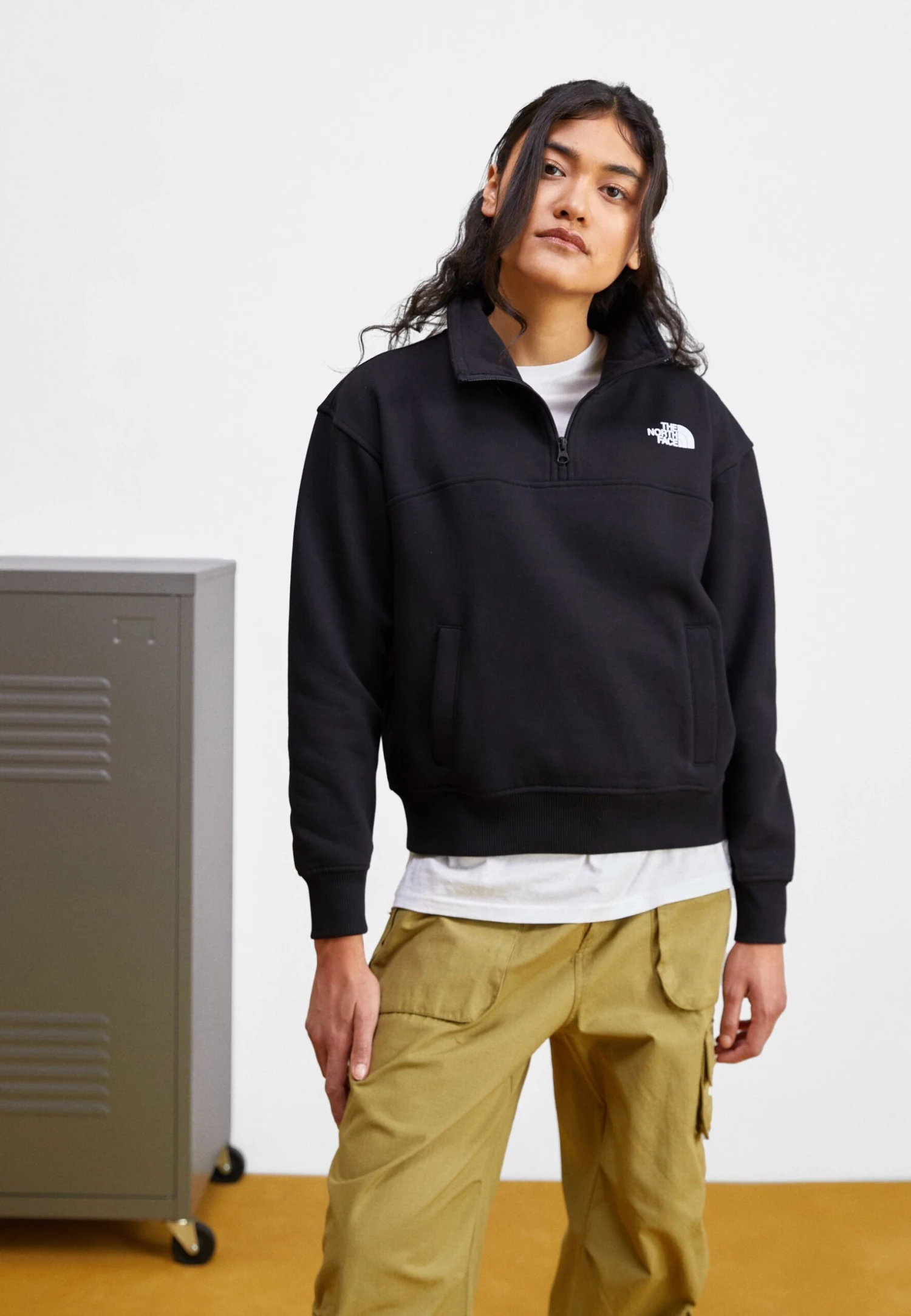 The North Face Essential Crew - Sweatshirt - Black 3 The North Face Essential Crew - Sweatshirt - Black