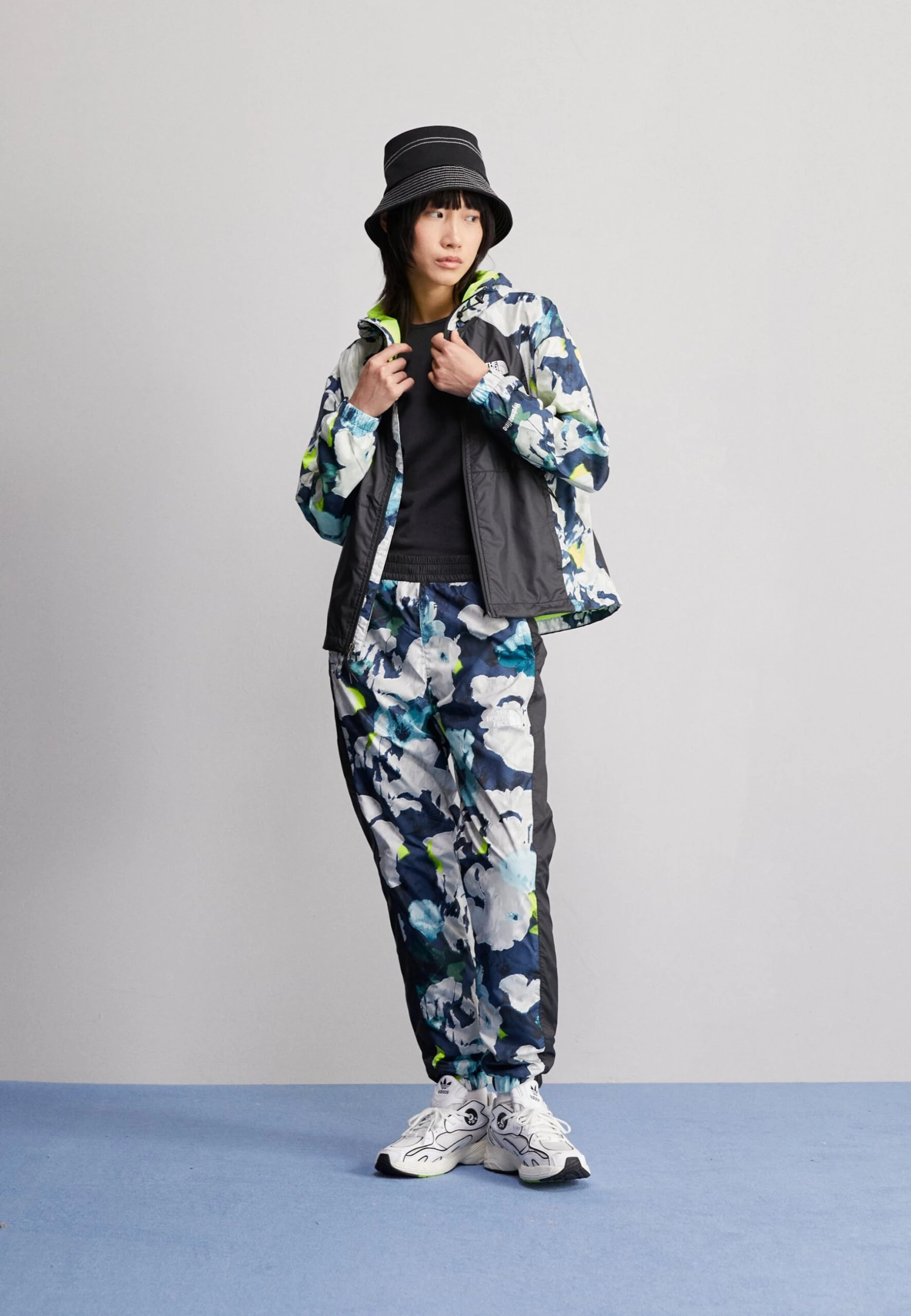 The North Face Hydrenaline Pant - Tracksuit Bottoms - Summit Navy 4 The North Face Hydrenaline Pant - Tracksuit Bottoms - Summit Navy - Image 2