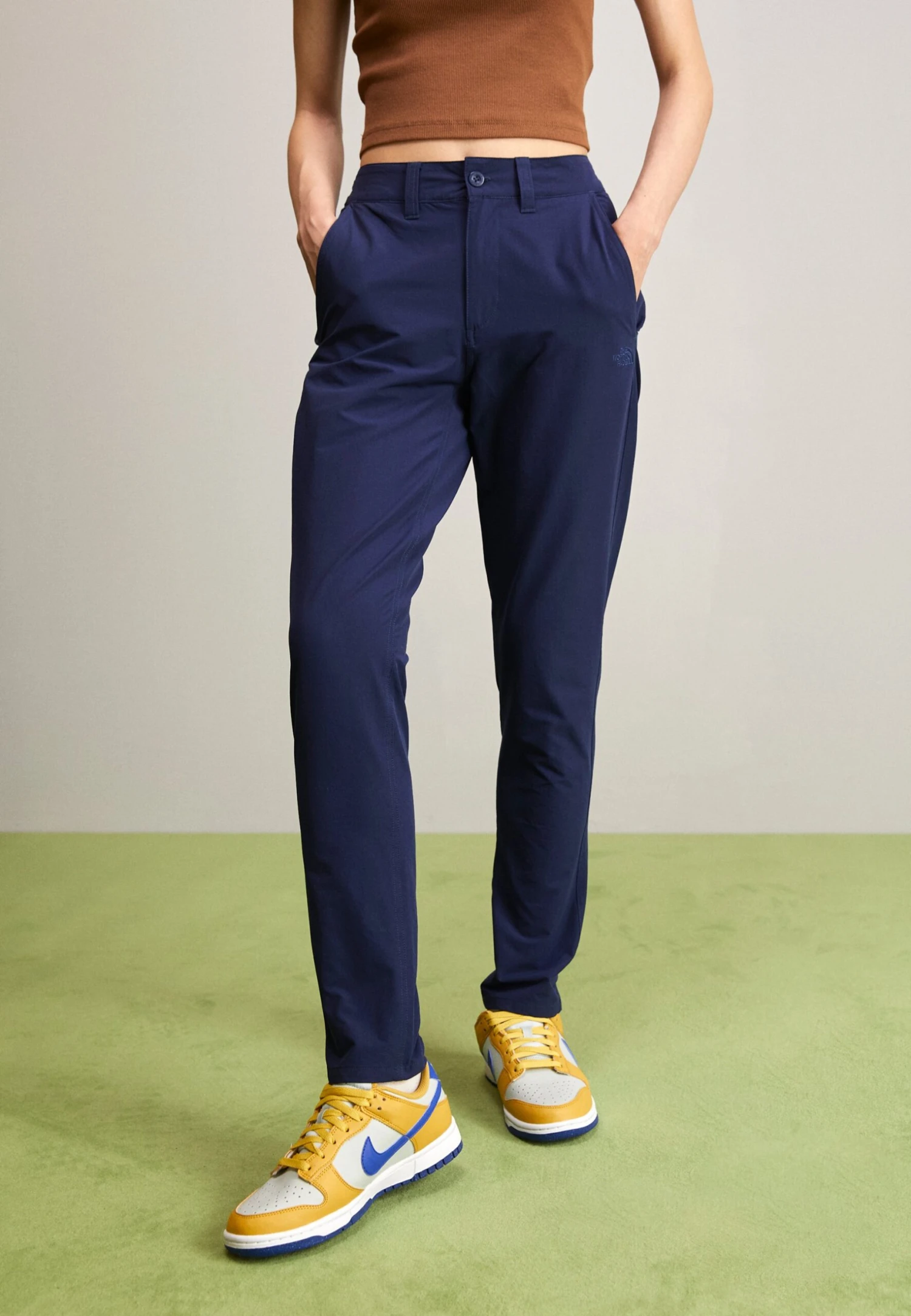 The North Face Classic Pant - Trousers - Summit Navy 3 The North Face Classic Pant - Trousers - Summit Navy