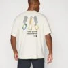 The North Face EXPLORE GEAR RELAXED TEE UNISEX - Print T-shirt - White Dune