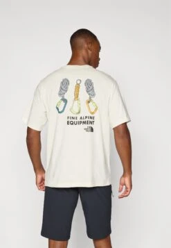 The North Face EXPLORE GEAR RELAXED TEE UNISEX - Print T-shirt - White Dune