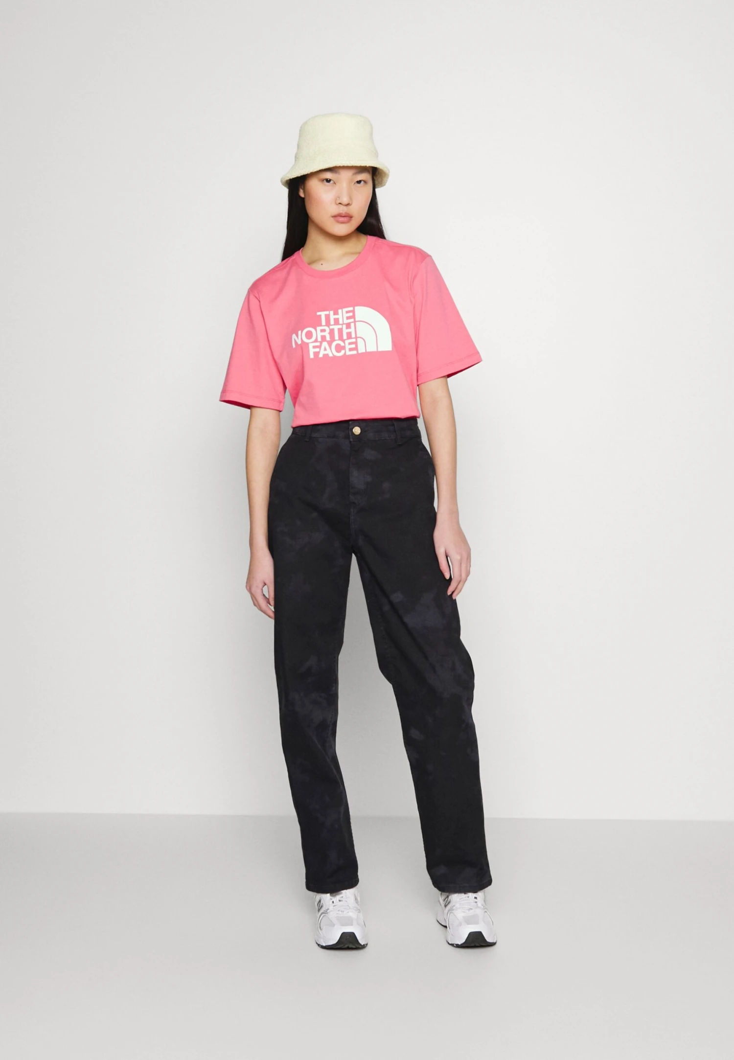 The North Face Easy Tee - Print T-Shirt - Cosmo Pink 7 The North Face Easy Tee - Print T-Shirt - Cosmo Pink - Image 5