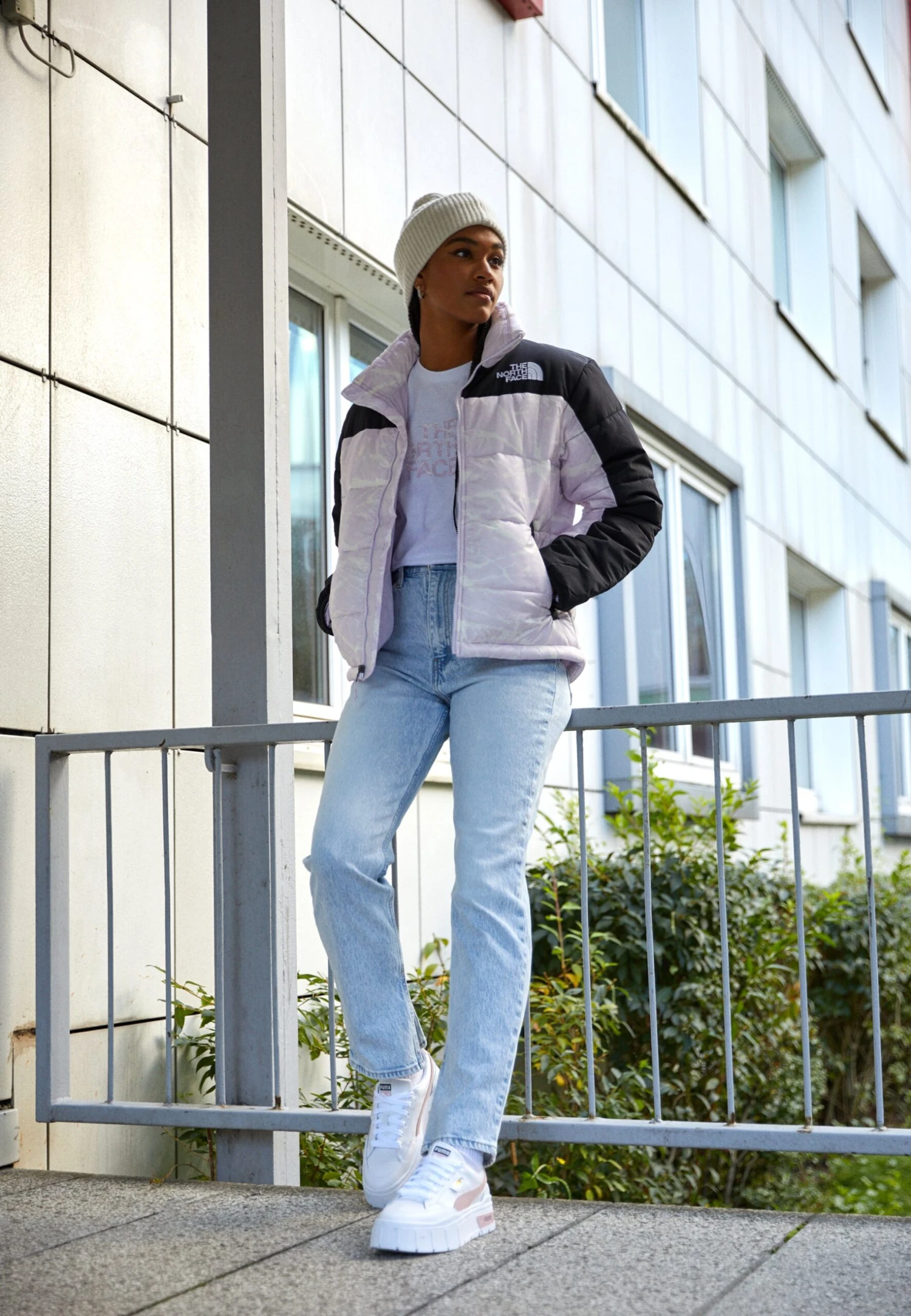 The North Face Insulated Jacket - Winter Jacket - Lavender Fog Mountain Splatter 4 The North Face Insulated Jacket - Winter Jacket - Lavender Fog Mountain Splatter - Image 2