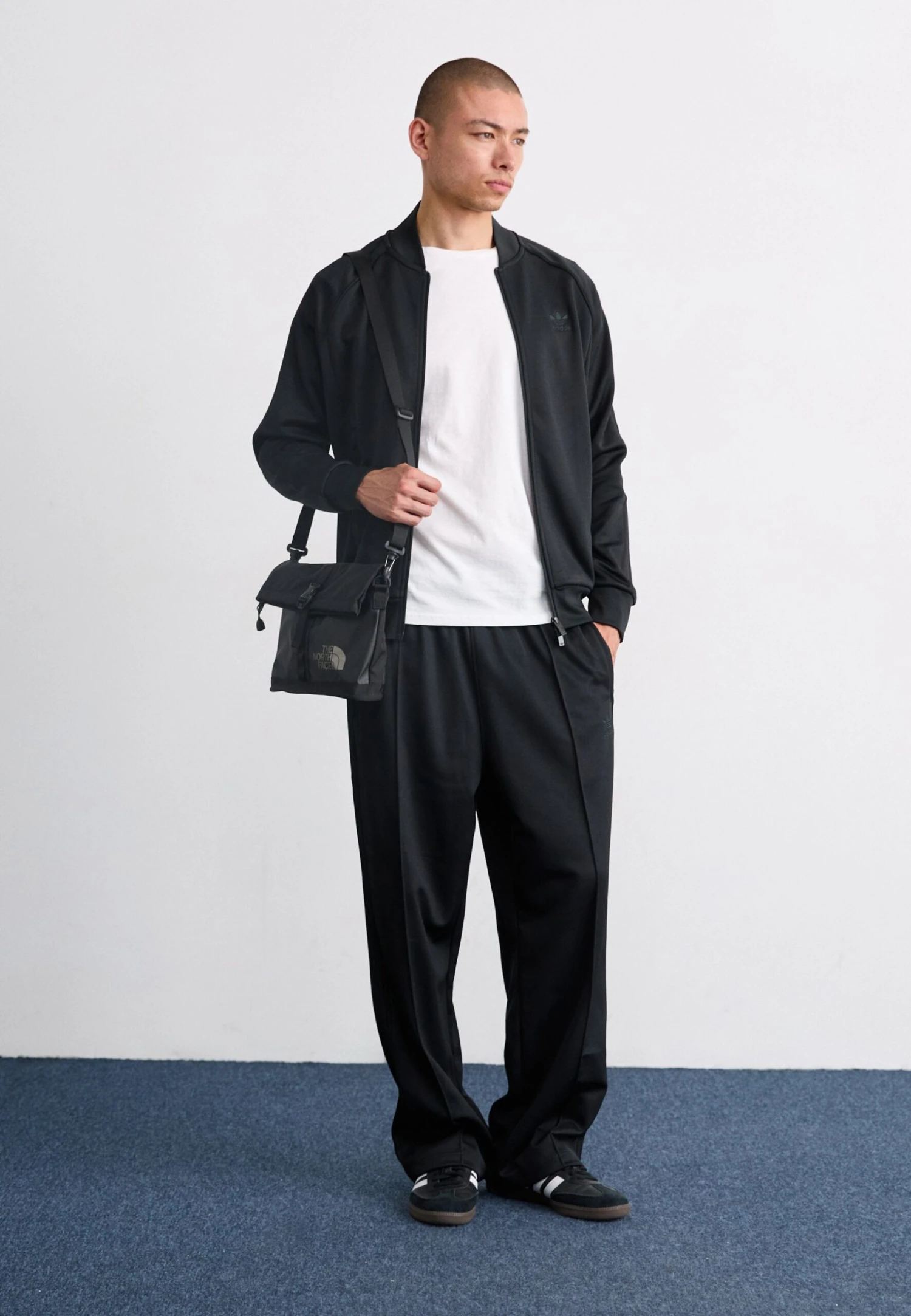 The North Face BASE CAMP SHOULDER BAG UNISEX - Cross Body Bag - Black/asphalt Grey/smoked Pearl 5 The North Face BASE CAMP SHOULDER BAG UNISEX - Cross Body Bag - Black/asphalt Grey/smoked Pearl - Image 3