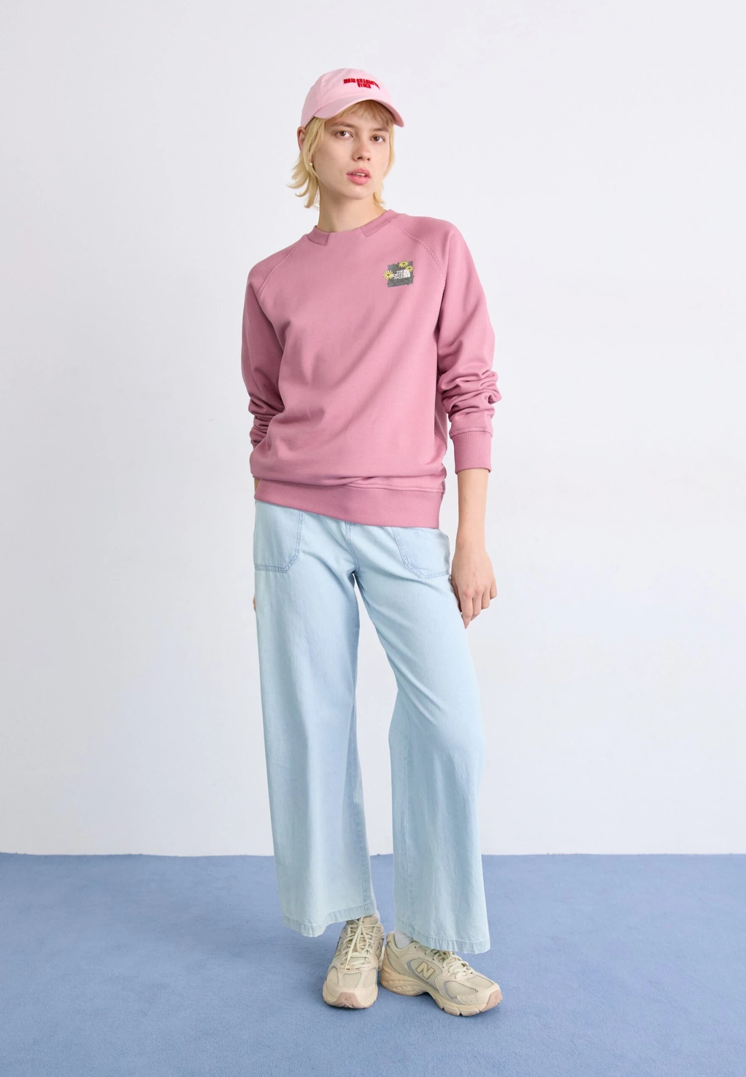 The North Face CONNECT RELAXED CREW GRAPHIC - Sweatshirt - Nostalgia Rose 4 The North Face CONNECT RELAXED CREW GRAPHIC - Sweatshirt - Nostalgia Rose - Image 2