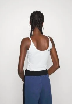 The North Face Crop Tank - Top 13 The North Face Crop Tank - Top -The North Face 8753c936ac5d483f9cfca9d99a303695