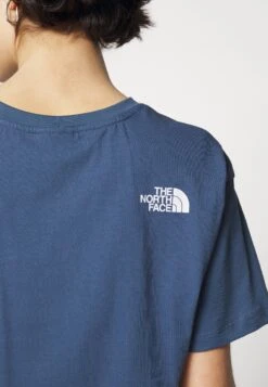 The North Face Cropped Fine Tee - Print T-Shirt - Shady Blue 17 The North Face Cropped Fine Tee - Print T-Shirt - Shady Blue -The North Face 8915a5f856a04c889b4a8fe0979ddd1a