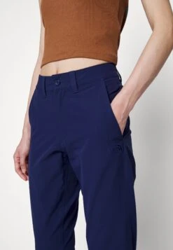 The North Face Classic Pant - Trousers - Summit Navy 15 The North Face Classic Pant - Trousers - Summit Navy -The North Face 9084278b54364f96a8b633f848a89e42