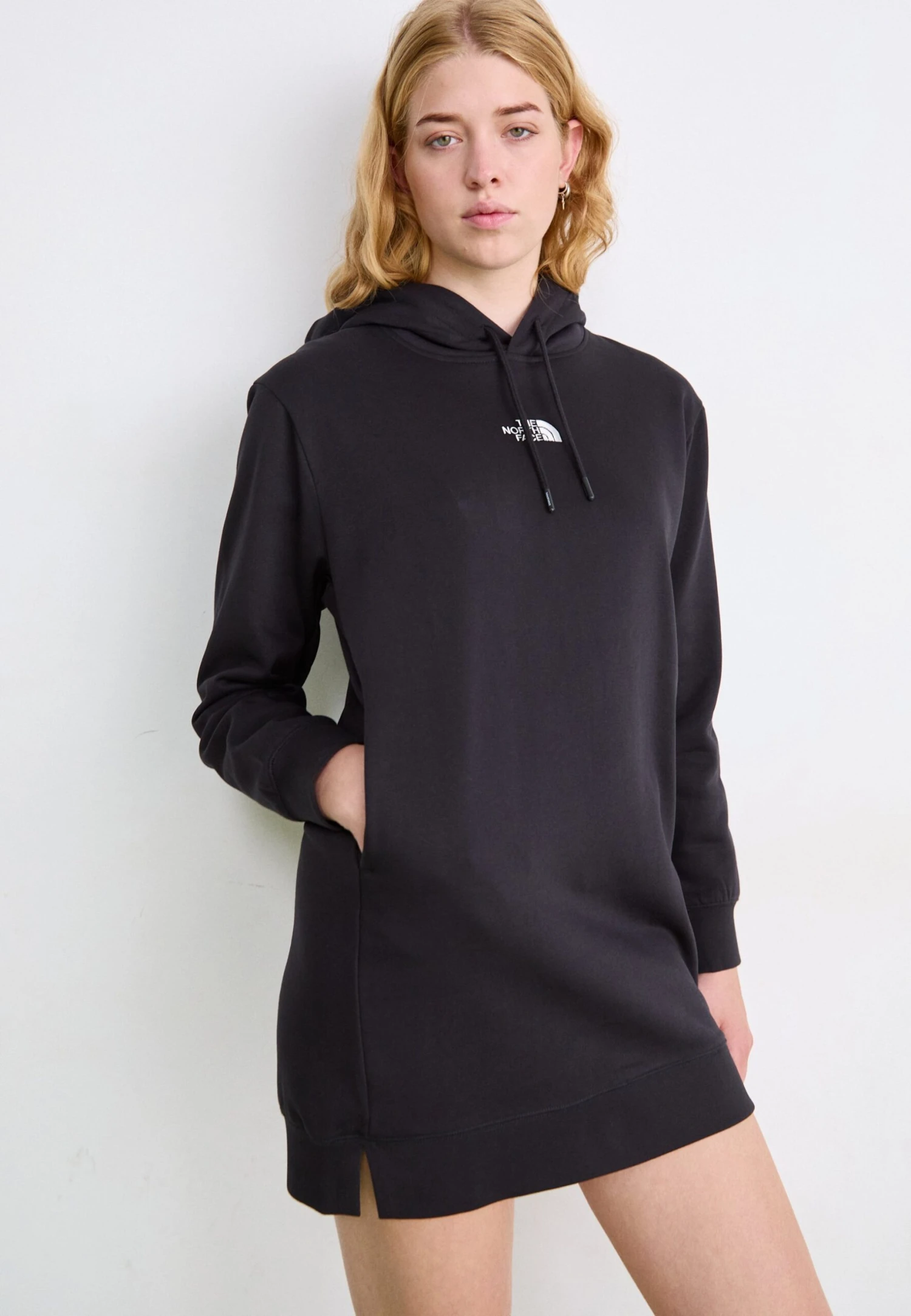 The North Face ESSENTIAL RELAXED HOODIE DRESS - Day Dress - Black 6 The North Face ESSENTIAL RELAXED HOODIE DRESS - Day Dress - Black - Image 4