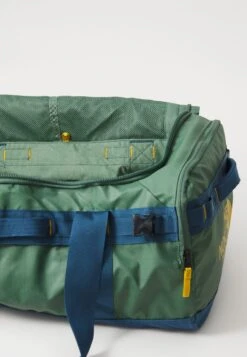 The North Face BASE CAMP VOYAGER DUFFEL 62L UNISEX - Sports Bag - Duck Green/shady Blue -The North Face 956264e0569b4f6ab0456af4d5a28209