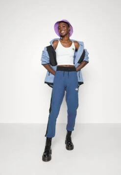 The North Face Crop Tank - Top 14 The North Face Crop Tank - Top -The North Face a72d813abec2490fbac0bd34221bba3e