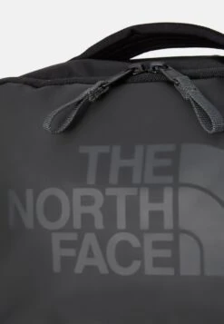The North Face BASE CAMP VOYAGER DOPP KIT UNISEX - Wash Bag - Tnf Black-asphalt Grey -The North Face a8e07ab695944c229bf5554f1d0c9c73