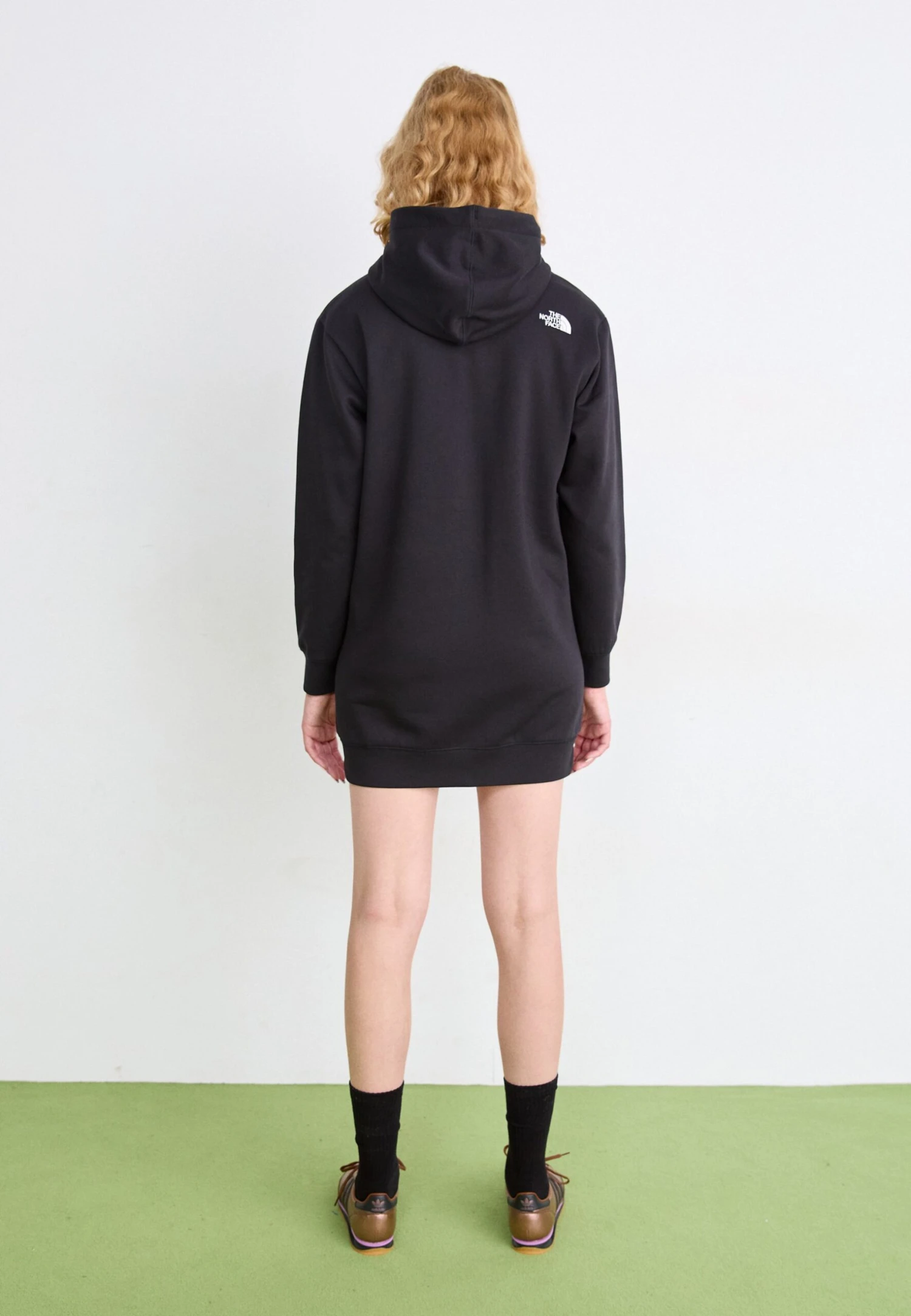 The North Face ESSENTIAL RELAXED HOODIE DRESS - Day Dress - Black 5 The North Face ESSENTIAL RELAXED HOODIE DRESS - Day Dress - Black - Image 3