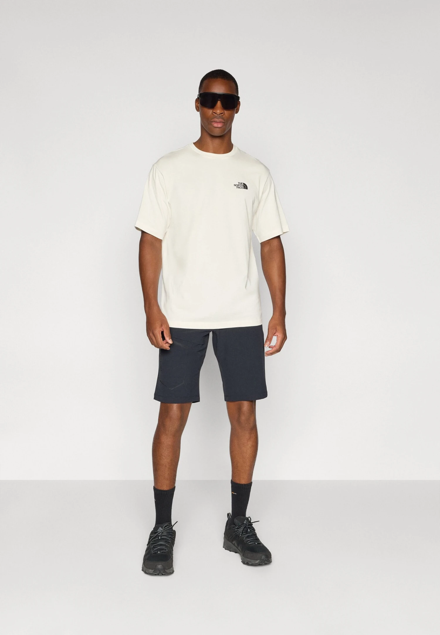 The North Face EXPLORE GEAR RELAXED TEE UNISEX - Print T-shirt - White Dune 4 The North Face EXPLORE GEAR RELAXED TEE UNISEX - Print T-shirt - White Dune - Image 2