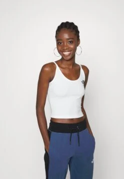 The North Face Crop Tank - Top 12 The North Face Crop Tank - Top -The North Face b6277568aab247cba17fd31c79afe0f7