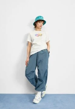 The North Face W S/S Pride Tee - Print T-Shirt - Tnf White-Ombre Graphic -The North Face be31cbf3cd36487caa6522af4666e818