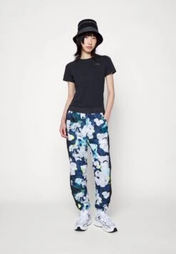 The North Face Heritage Logowear Tee - Basic T-Shirt - Black -The North Face c2dc155ad60c40c28185eed09376817d