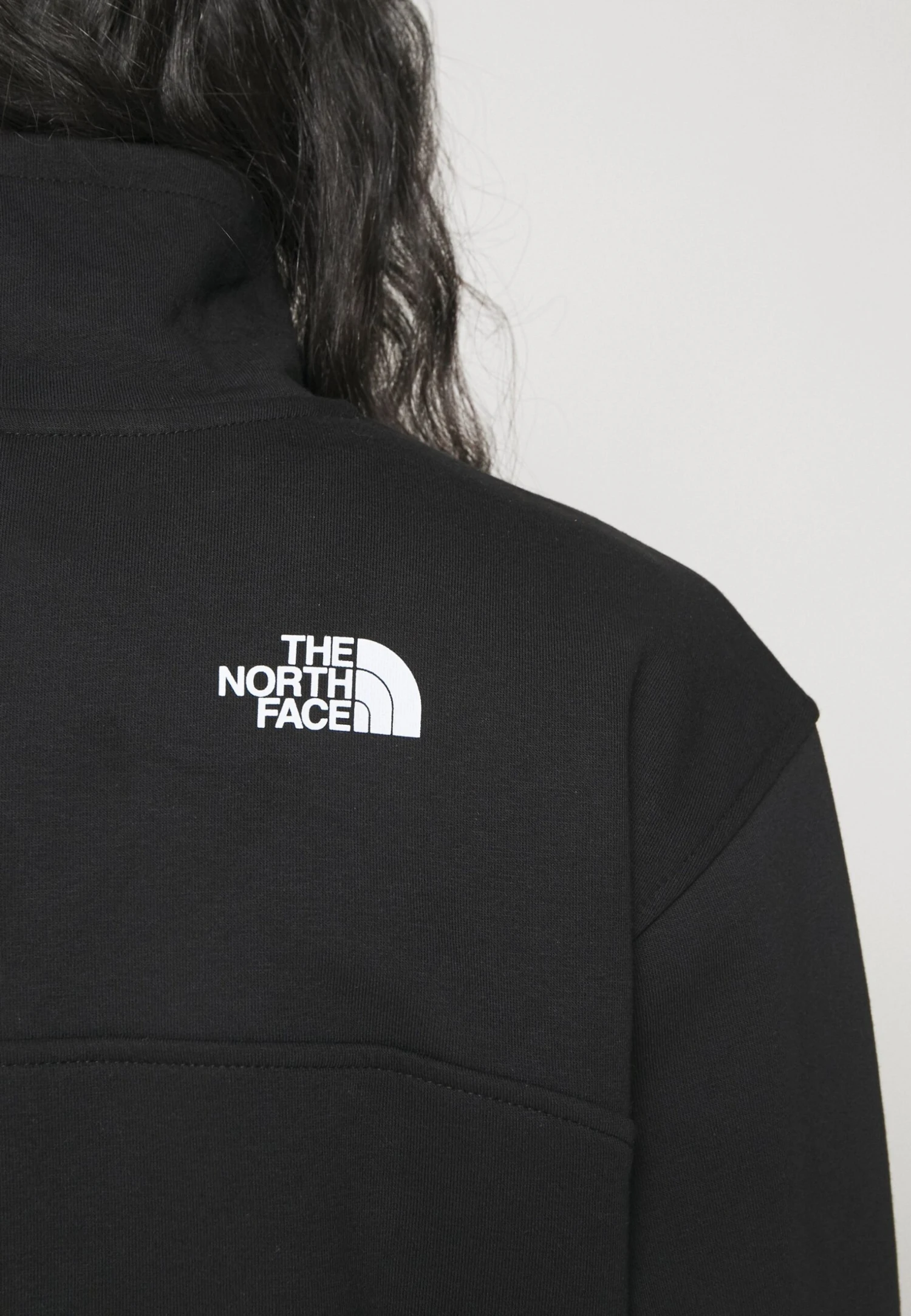 The North Face Essential Crew - Sweatshirt - Black 9 The North Face Essential Crew - Sweatshirt - Black - Image 7